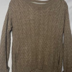 Soho Jeans - Women's Casual Sweater with pockets on each side. Size XS